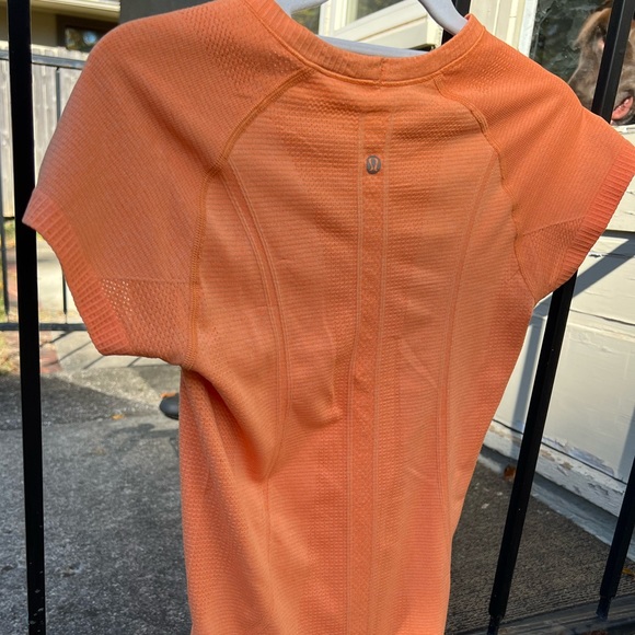 Run Swiftly Tee - used - Picture 2 of 6